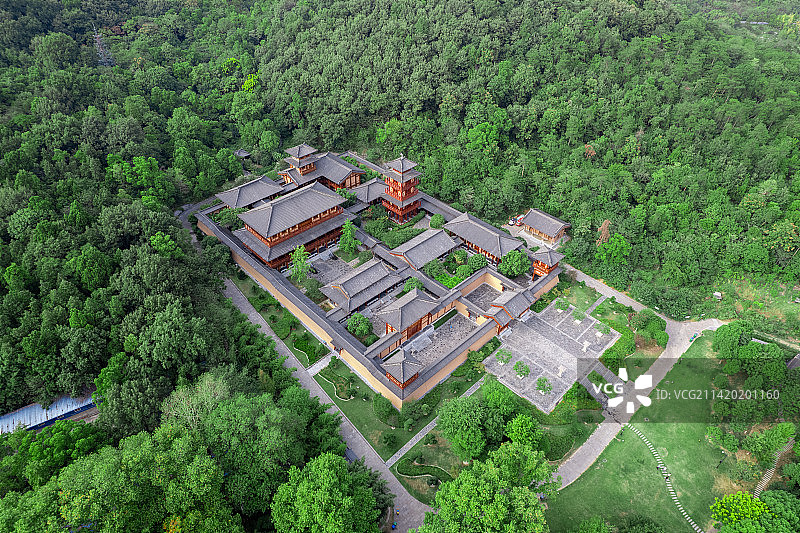 航拍视角下的襄阳习家池图片素材