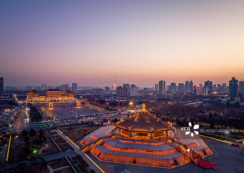 河南洛阳隋唐洛阳城明堂应天门夜景航拍图片素材