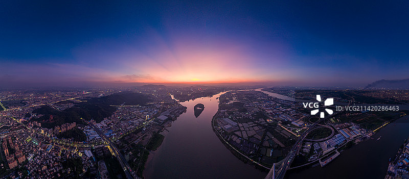 江门江海区西江航道晚霞航拍全景图图片素材