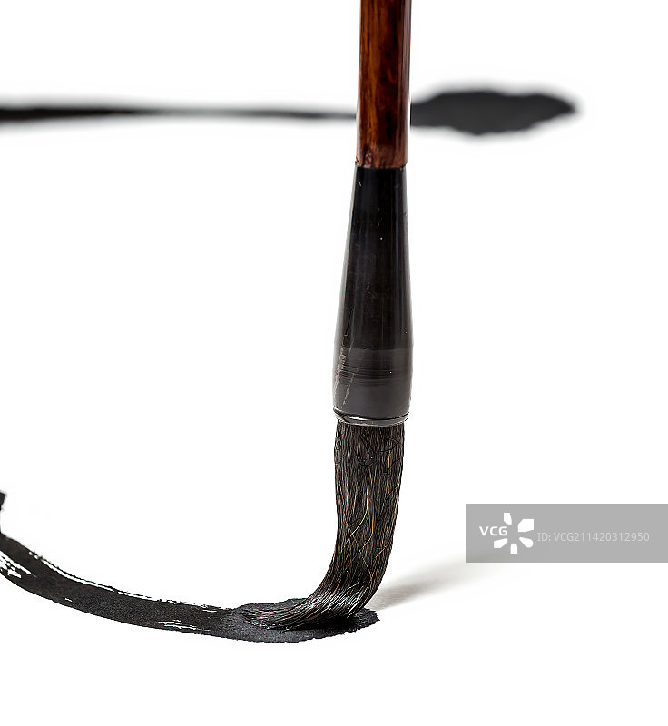 影棚拍摄中式书房笔墨纸砚特写图片素材