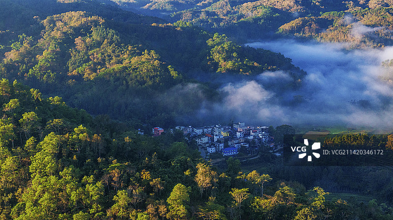 五指山腹地的清晨图片素材
