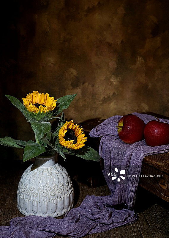 静物.苹果  向日葵图片素材