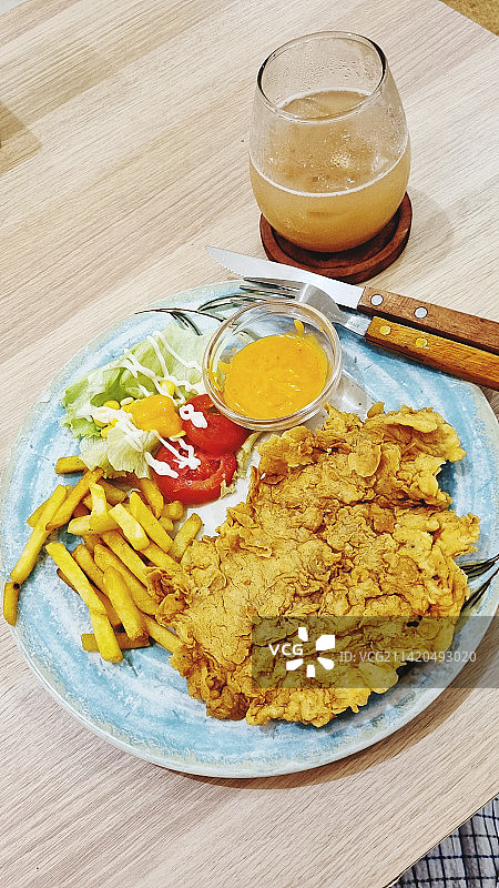 印尼克洛坚区餐桌美食高角度视图图片素材