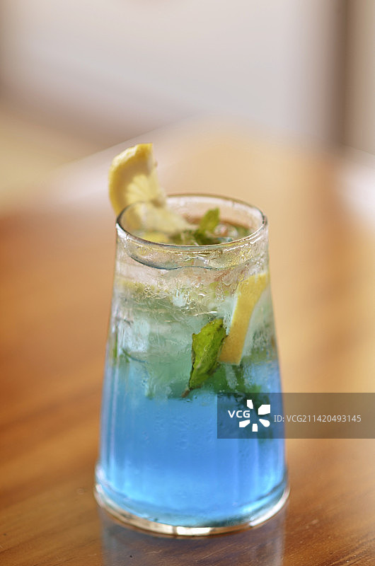 桌上的饮品特写，印度尼西亚巴纽旺宜图片素材