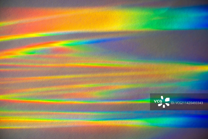 灰色背景上的棱镜彩虹水反射叠加，法国斯特拉斯堡图片素材