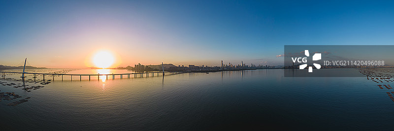 夕阳下的深圳湾大桥航拍图图片素材