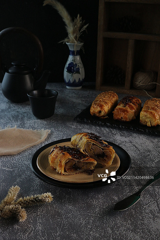 印尼苏梅当香蕉巧克力甜面包图片素材
