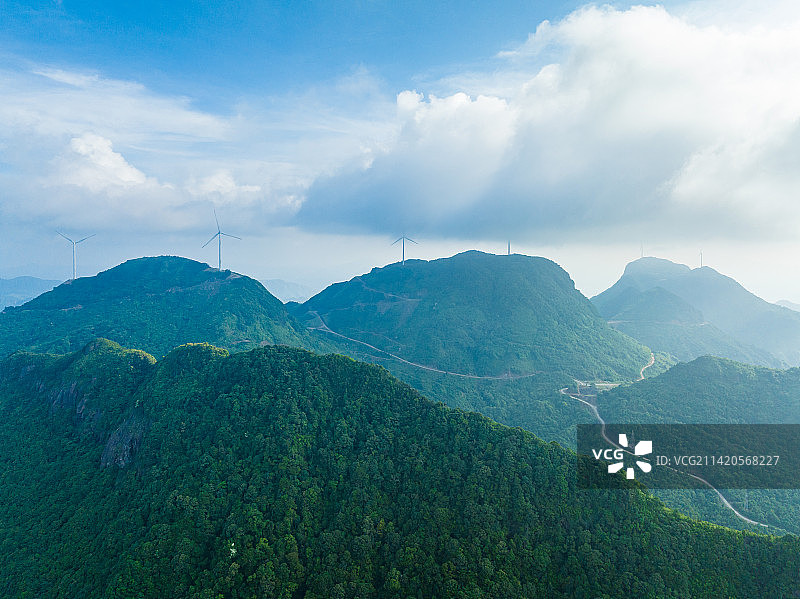 梧州市岑溪吉太天龙顶周边风电场图片素材