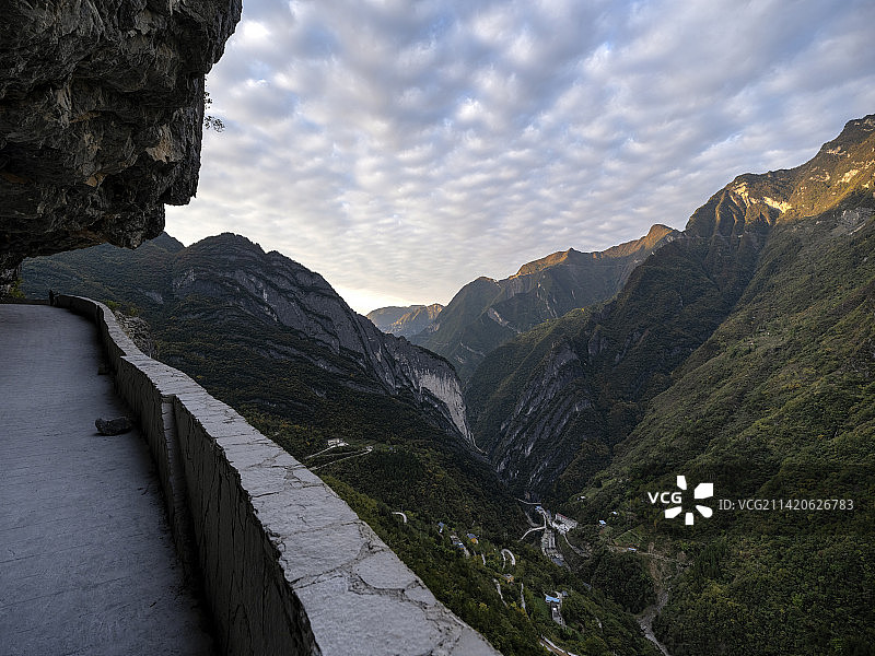 重庆巫溪挂壁天路图片素材