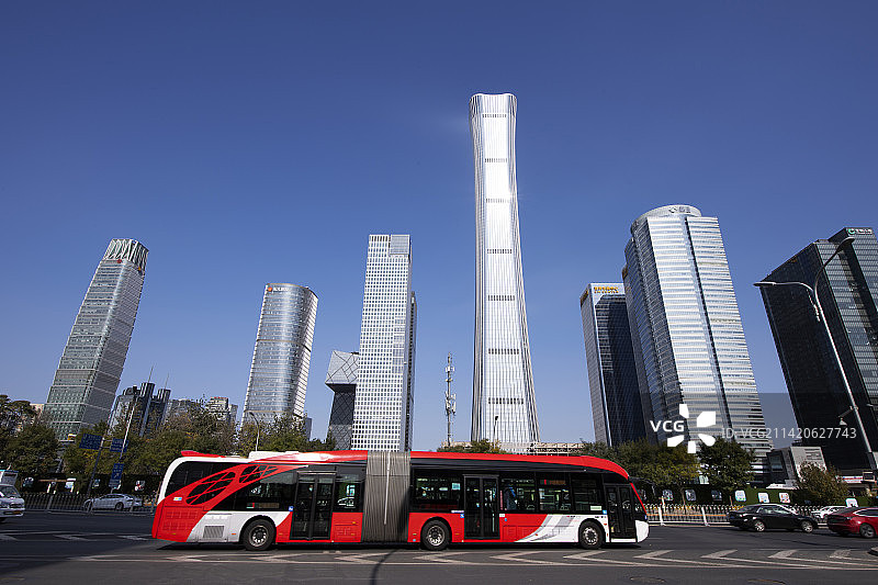 晴天里的北京中信大厦图片素材