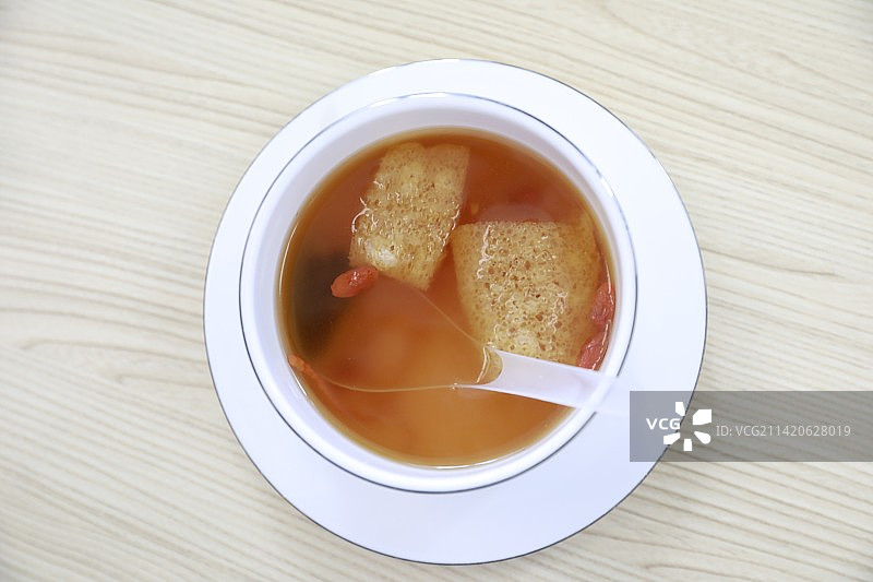 一盅竹荪羊肚菌汤图片素材