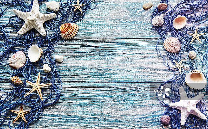 罗马尼亚桌上的贝壳俯视图图片素材