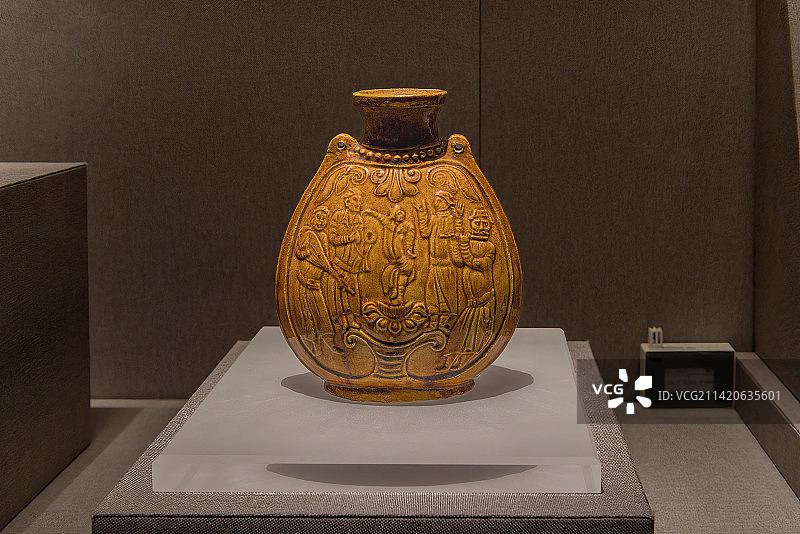 河南安阳，北齐，黄釉扁壶图片素材