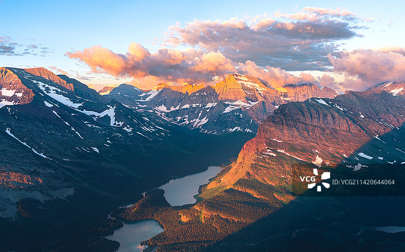 美国蒙大拿州海伦娜日落时分雪山美景图片素材