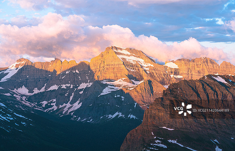 美国蒙大拿州海伦娜日落时分雪山美景图片素材