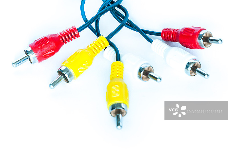 白色背景上电脑电缆的俯视角度照片图片素材