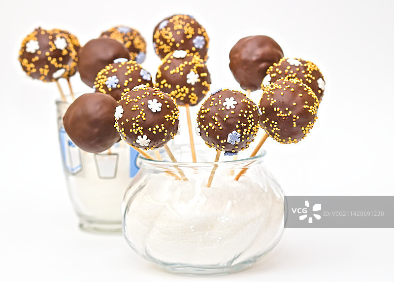 白色背景下的玻璃甜点特写，匈牙利图片素材