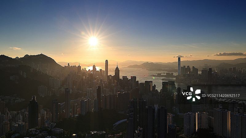香港湾仔日落时城市建筑鸟瞰图图片素材