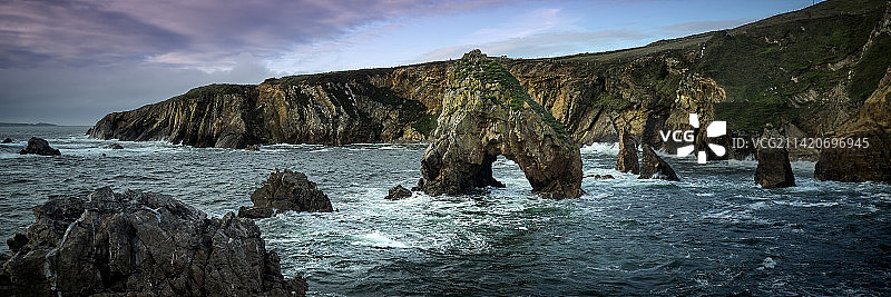爱尔兰多尼戈尔郡海中岩石全景图片素材