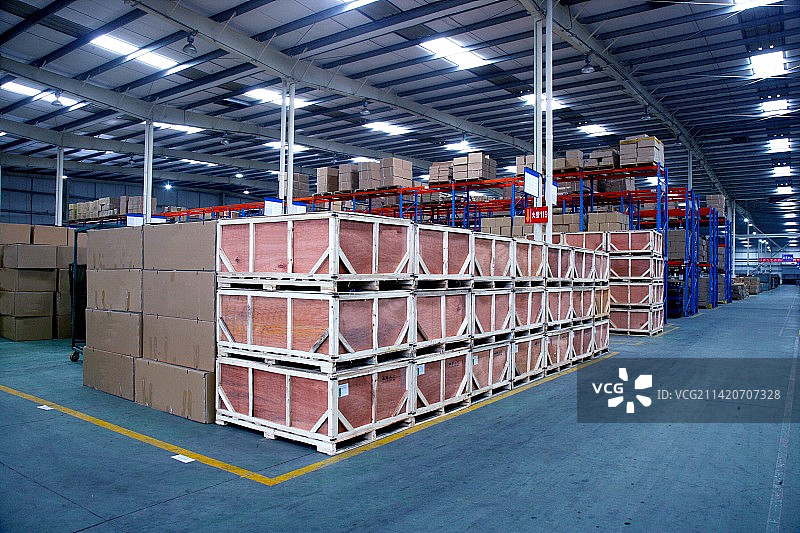 物流公司汽车零部件仓库图片素材