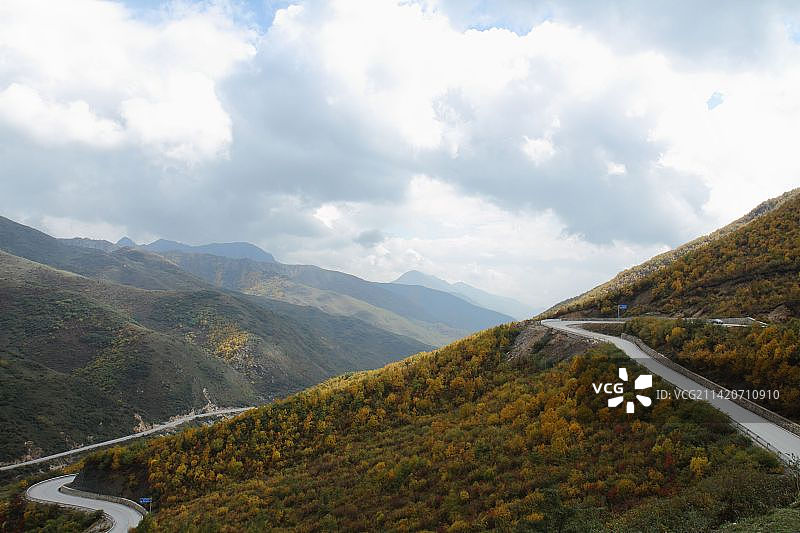 甘肃省的分水岭图片素材