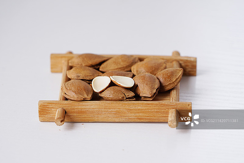 坚果杏仁图片素材