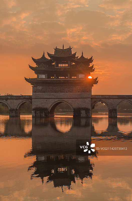 中国云南红河州建水县双龙桥图片素材