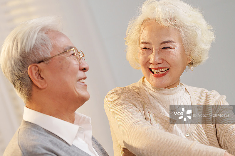 幸福的老年夫妇图片素材