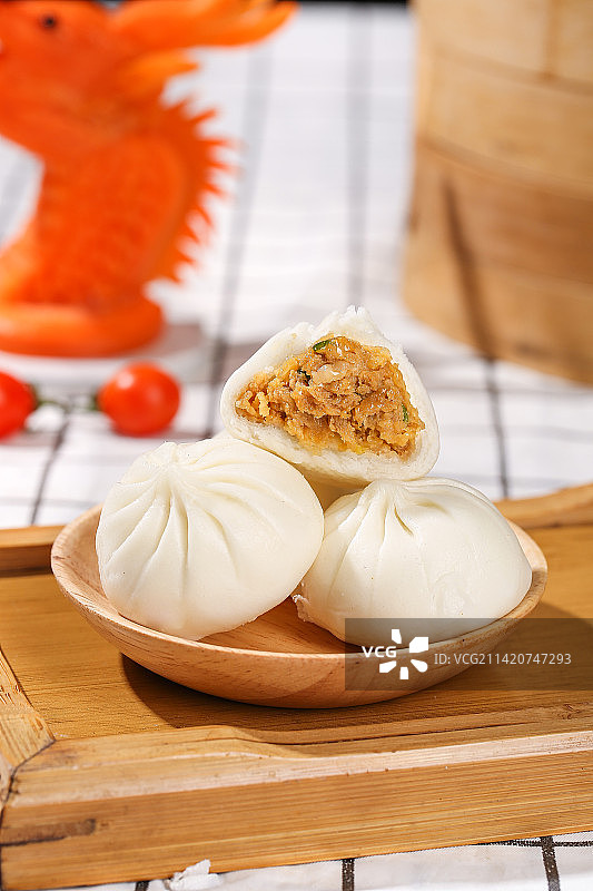 浅底上的杭州小笼包图片素材