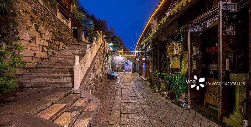 江苏镇江千年老码头—西津渡夜景图片素材