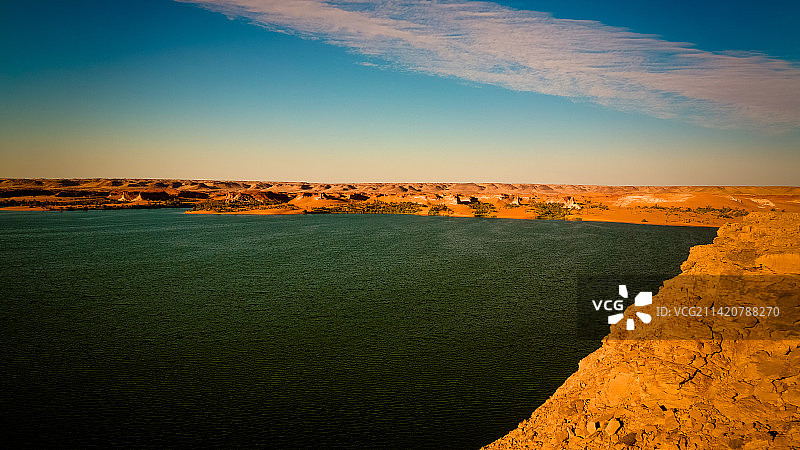 乍得恩内迪撒哈拉沙漠砂岩地貌日出图片素材