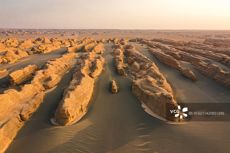 破浪远航图片素材