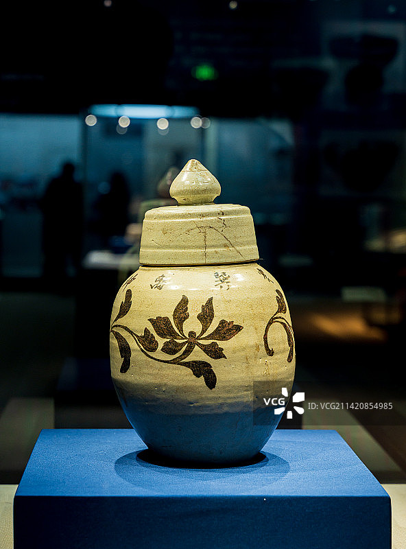 福建博物院，福建含金量最高的博物馆，17万件文物中，古墓出土的文物最惊喜图片素材