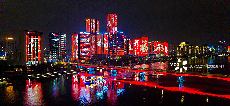 福州闽江夜景惊艳全国，百栋建筑联动灯光震撼亮相，闽江两岸及跨江桥梁夜景灯光图片素材