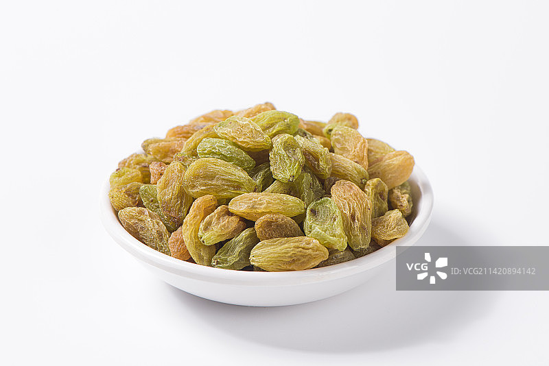 白色背景上的葡萄干图片素材