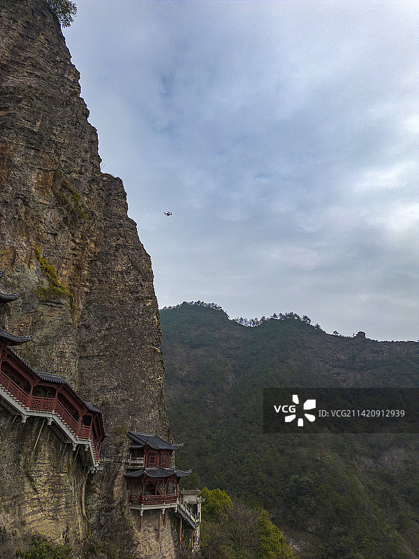 建德大慈岩悬空寺航拍图片素材