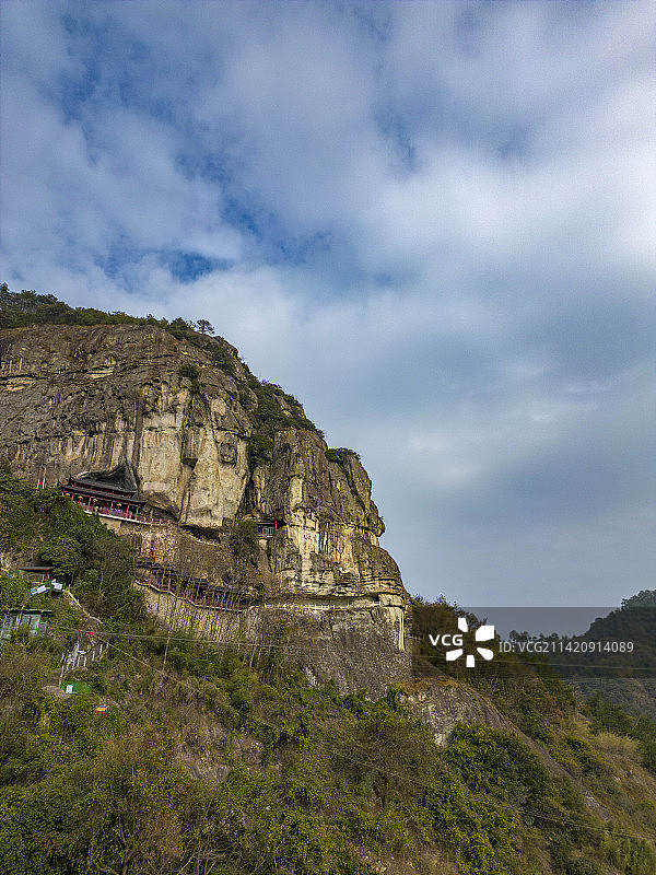 建德大慈岩天然立佛航拍图片素材