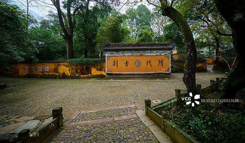 国清寺，位于浙江省台州市天台县城关镇，1400年低调古寺，不收门票小众清幽，是天台宗发源地图片素材