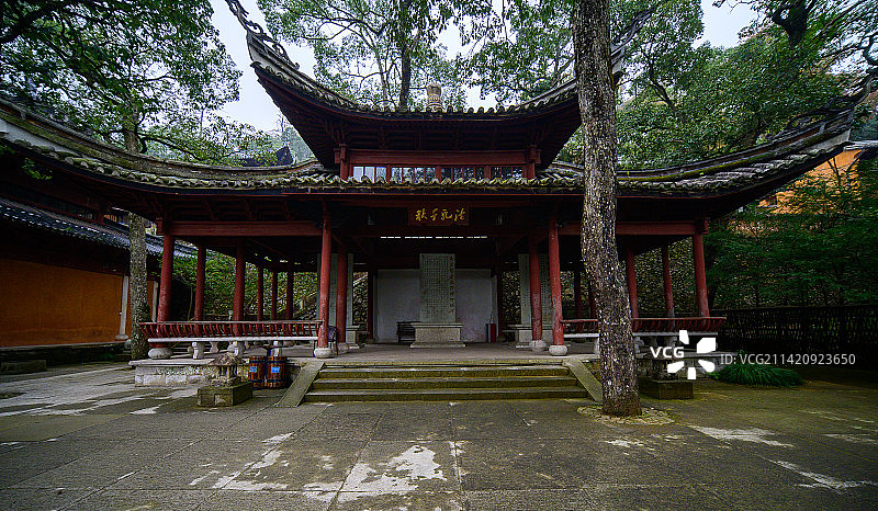 国清寺，位于浙江省台州市天台县城关镇，1400年低调古寺，不收门票小众清幽，是天台宗发源地图片素材