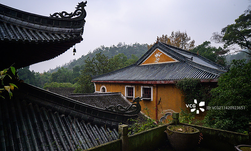 国清寺，位于浙江省台州市天台县城关镇，1400年低调古寺，不收门票小众清幽，是天台宗发源地图片素材