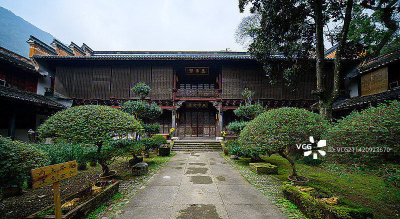 国清寺，位于浙江省台州市天台县城关镇，1400年低调古寺，不收门票小众清幽，是天台宗发源地图片素材