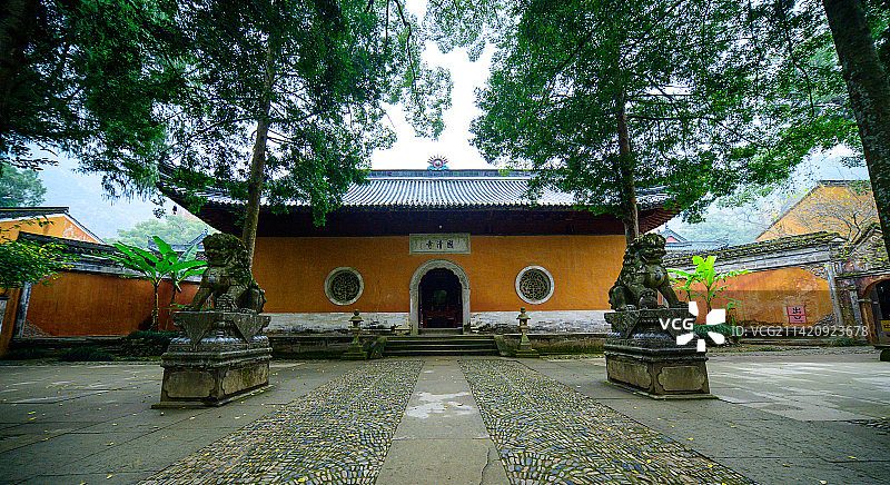 国清寺，位于浙江省台州市天台县城关镇，1400年低调古寺，不收门票小众清幽，是天台宗发源地图片素材