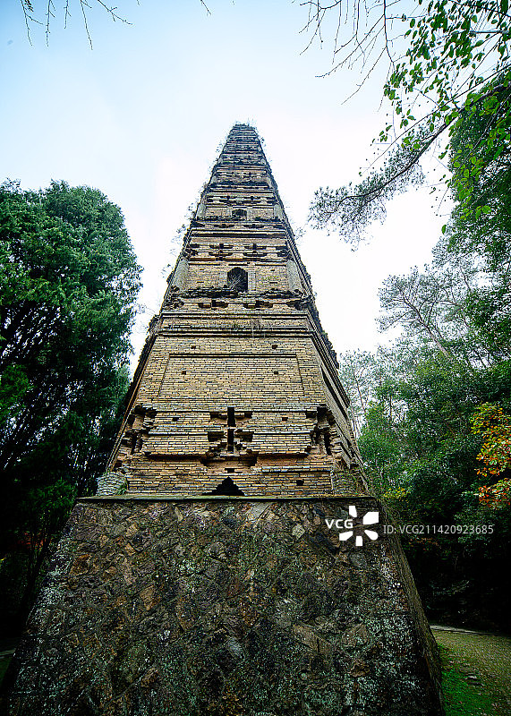 国清寺，位于浙江省台州市天台县城关镇，1400年低调古寺，不收门票小众清幽，是天台宗发源地图片素材