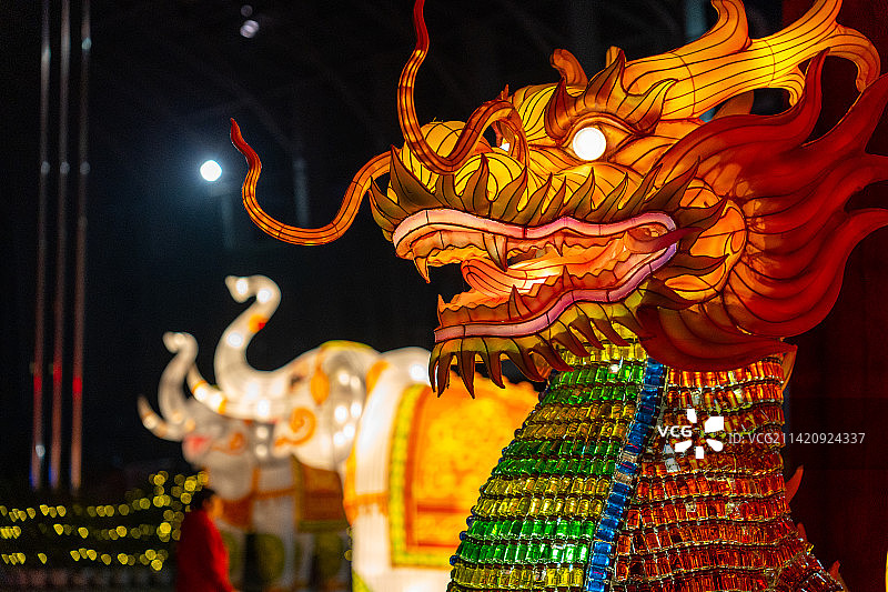 元宵节灯会场景图片素材