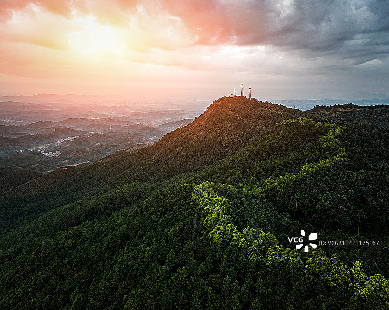 广东省茂名市化州市文楼镇飞蛾岭航拍风景图片素材
