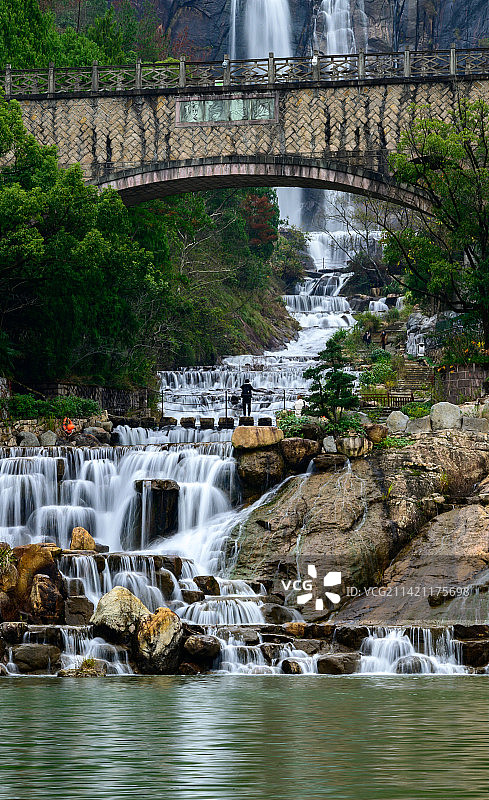 中国第一高瀑布，浙江天台山大瀑布，赏风景听文化，跟着唐诗逛天台图片素材