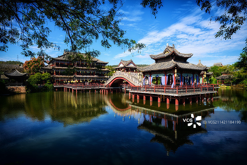 浙江金华东阳横店影视城，清明上河图景区，呈现宋朝都城风景图片素材