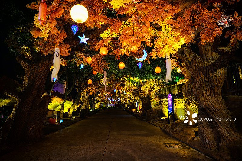 浙江东阳横店影视城梦幻谷，一个只下午开门迎客的大型影视体验主题乐园图片素材