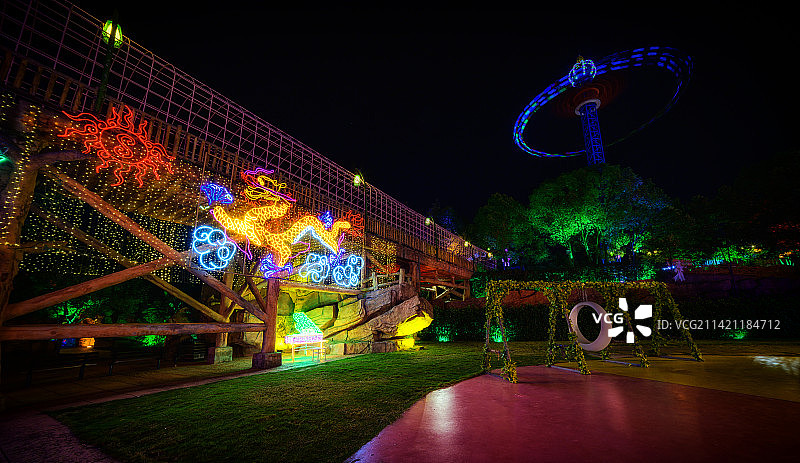 浙江东阳横店影视城梦幻谷，一个只下午开门迎客的大型影视体验主题乐园图片素材