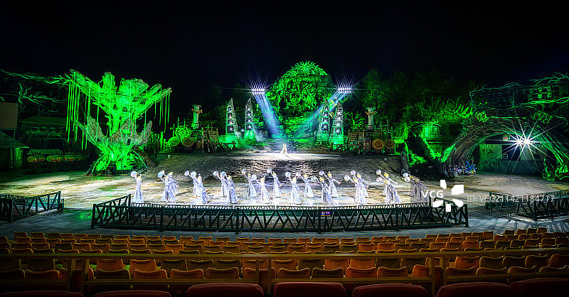 浙江东阳横店影视城梦幻谷，一个只下午开门迎客的大型影视体验主题乐园图片素材
